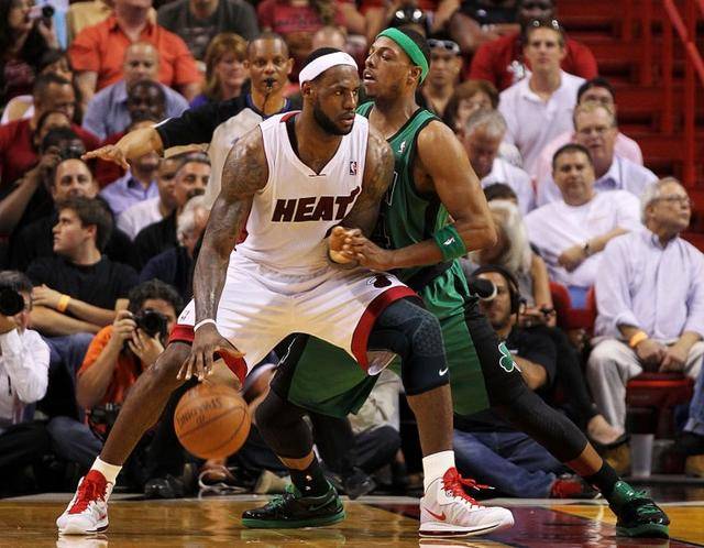 更在讨论两 更在讨论两